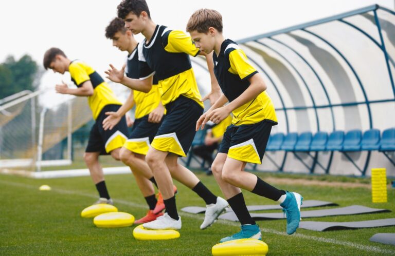 Adolescentes Brasileiros Rumo ao Sonho do Futebol Europeu