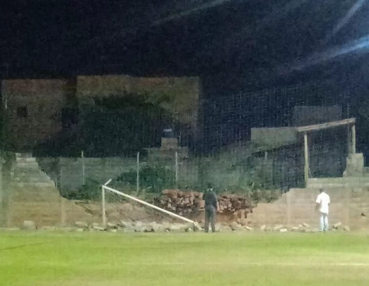 Debate em Lagoa Santa: Muro desaba e interrompe discussão acalorada