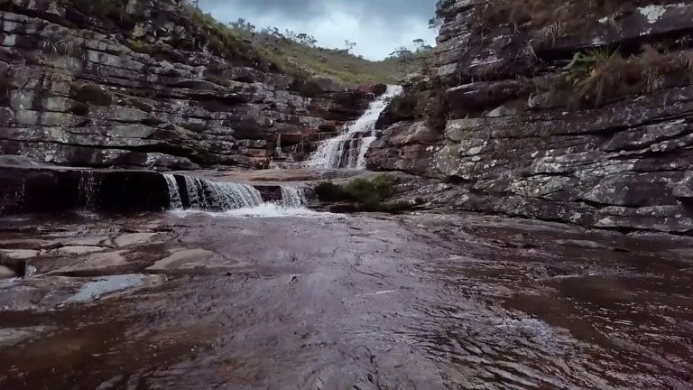 Serra do Cipó é destaque no programa Parques Naturais do Brasil 2 cachoeira em serra do cipó