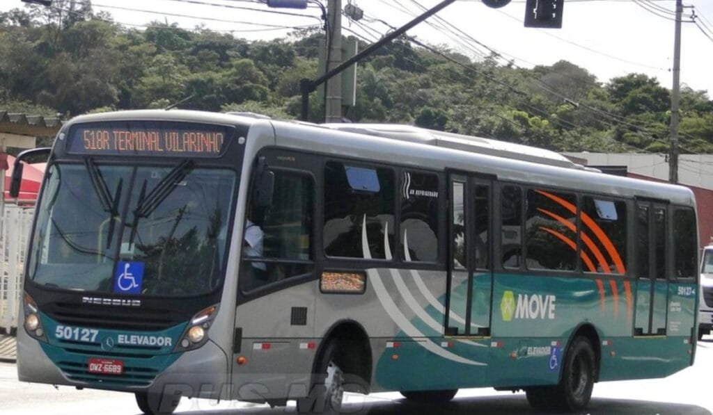 Lagoa News: Passageiros da Grande BH transformam trajeto no ônibus 518 em celebração natalina