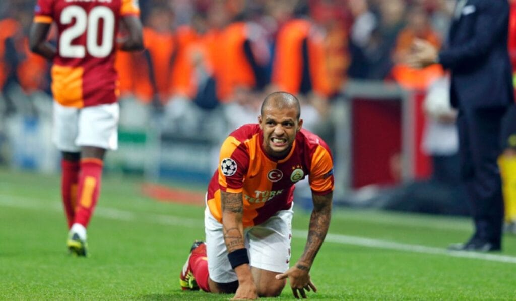 Felipe Melo Anuncia Aposentadoria: O Adeus do Pitbull Brasileiro 2 Relembrando a Carreira Felipe Melo aposentado