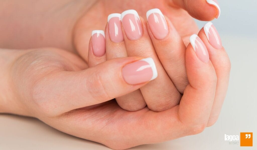 10 Dicas para Usar Unhas em Gel com Segurança e Estilo 7 2. Cuide da Saúde das Suas Unhas Naturais
