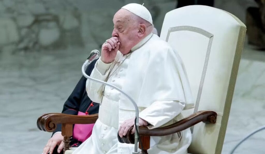 Papa Francisco Internado: Fiéis Deixam Flores e Velas