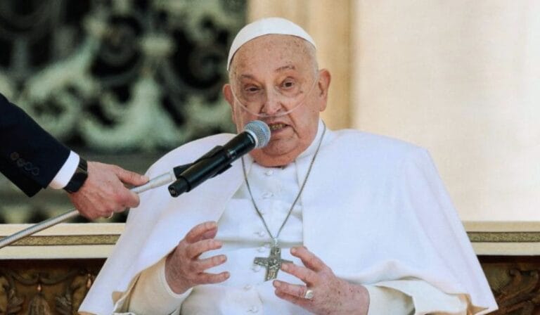 Estado de Saúde do Papa Francisco: Recuperação Gradual e Prognóstico Atualizado