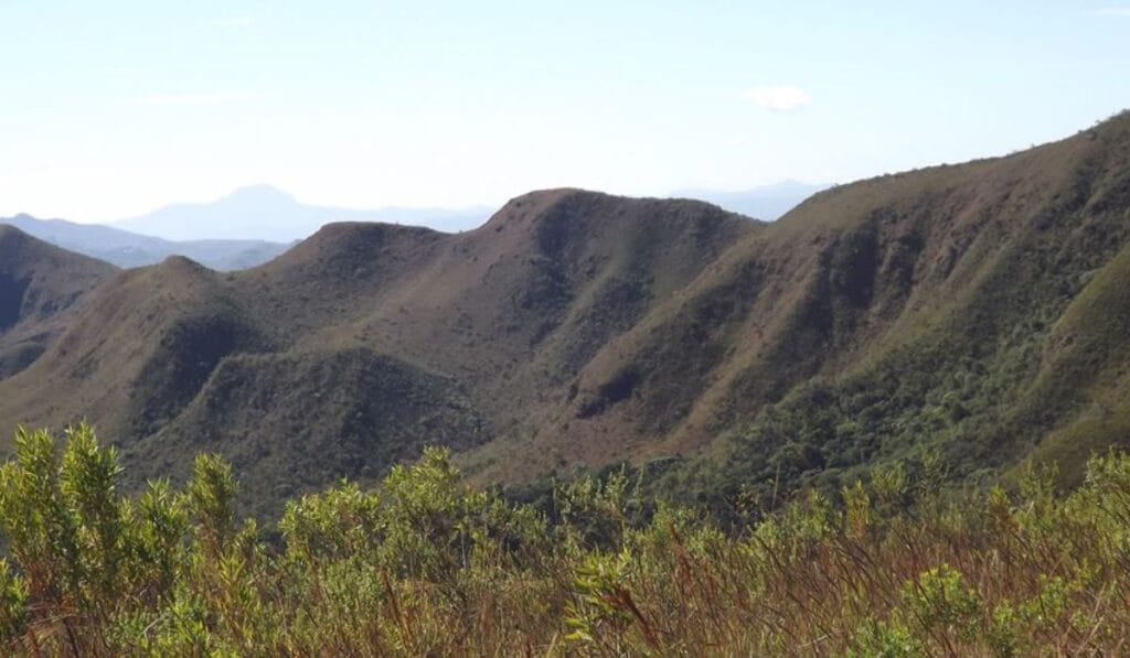 Protestos Contra Mineração no Parque Estadual da Serra do Rola Moça: Impactos e Controvérsias