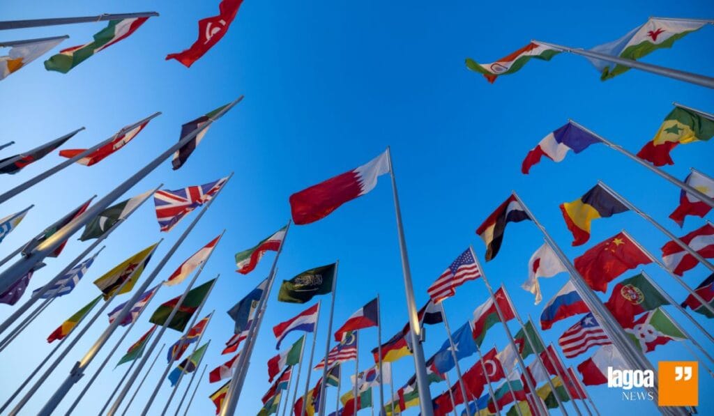 "Tarifaço" dos EUA Impacta Crescimento Econômico Global e Aumenta Incertezas Comerciais