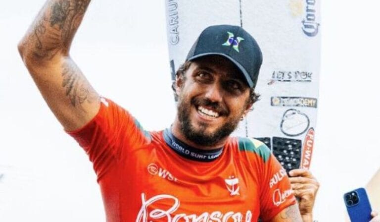 Filipe Toledo e o impacto de suas conquistas para o surfe brasileiro