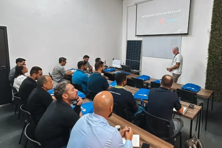 Workshop SOU+CLAMPER capacita eletricistas sobre uso de DPS em Lagoa Santa