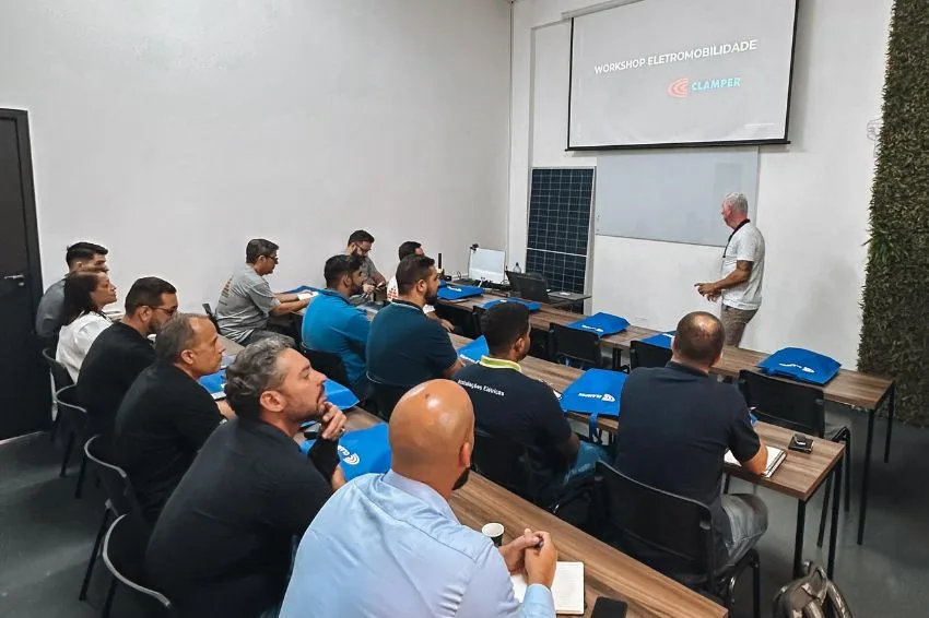 Workshop SOU+CLAMPER capacita eletricistas sobre uso de DPS em Lagoa Santa