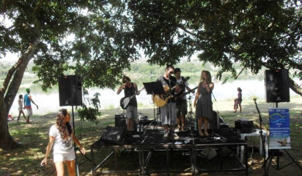 Artesãos e Artistas locais de Lagoa Santa, MG: Tradição, criatividade e identidade cultural 4 Espaços culturais e ateliês: O universo dos criadores de Lagoa Santa