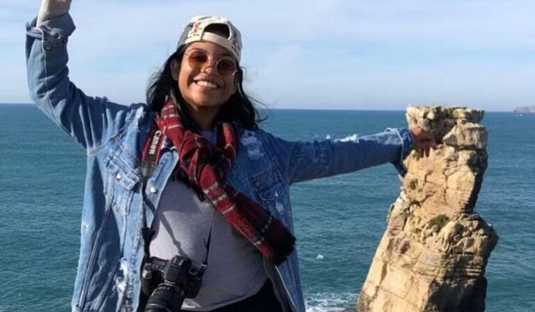 Brasileira que caiu em trilha na Indonésia é encontrada morta