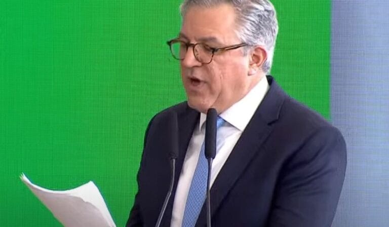 O ministro da Saúde, Alexandre Padilha, anunciou durante visita a Lagoa Santa