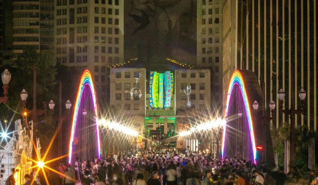 Festa da Luz ilumina o baixo centro mineiro