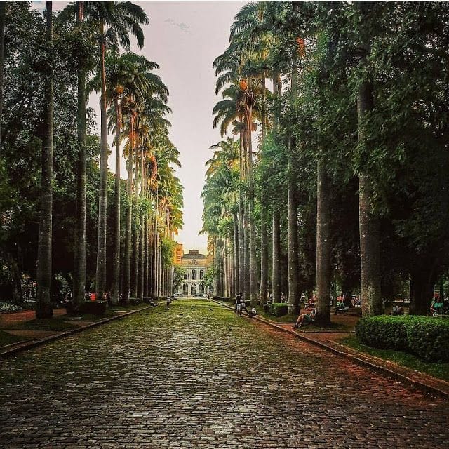 Segurança em Belo Horizonte: delegacia de proteção ao turista é inaugurada na praça da liberdade