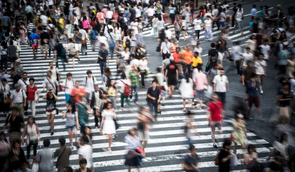Burnout urbano cresce e pressiona empresas a investir em bem-estar corporativo
