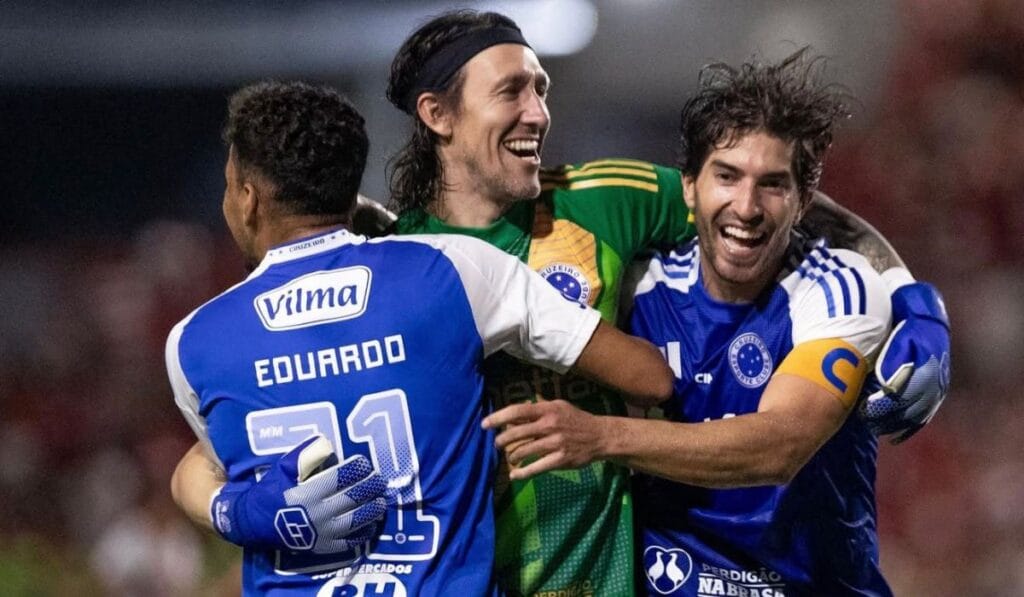 Cruzeiro vive drama, classifica-se para as quartas da Copa do Brasil com Cássio como herói e prêmio milionário