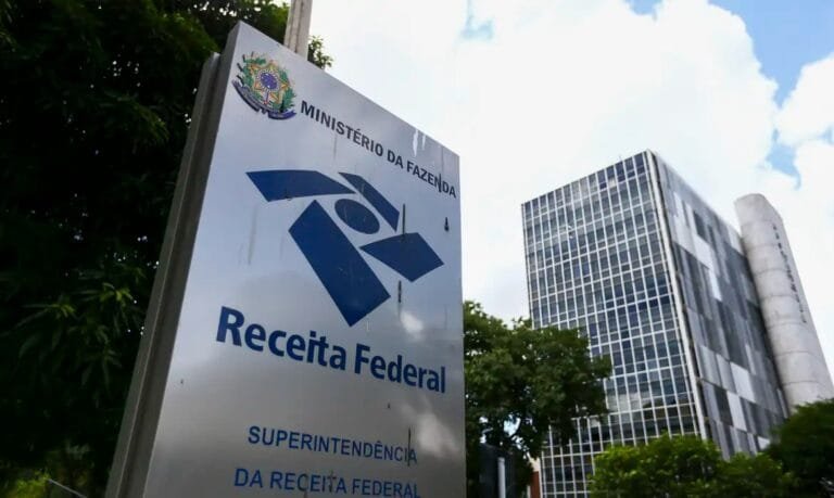 Fintechs Receita Federal retoma exigência de declaração