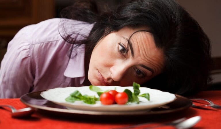 Alerta para riscos de dietas radicais e práticas nocivas