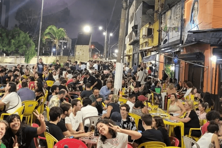 Volta às aulas impulsiona faturamento de bares próximos a universidades 2 Volta às aulas impulsiona faturamento de bares próximos a universidades