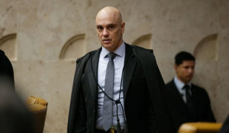 STF: Moraes aponta Bolsonaro como líder de organização criminosa e fala em tentativa de golpe de Estado