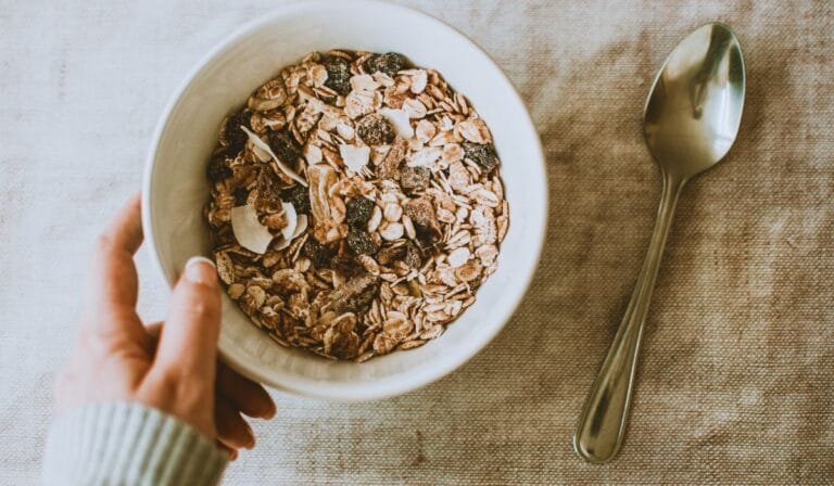 Aveia: o cereal que traz saúde e energia para o seu dia