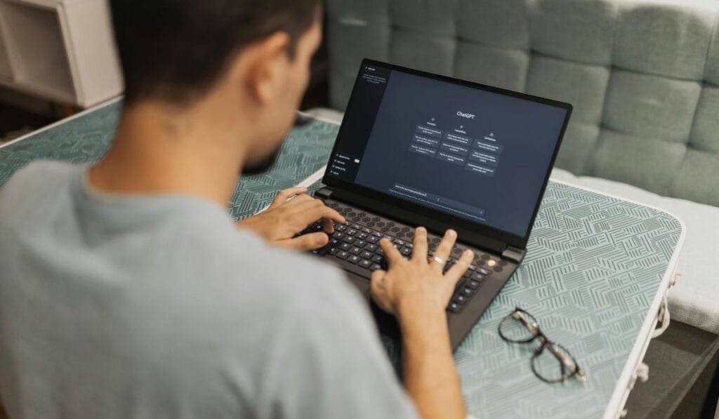 Golpes usam ChatGPT em fraudes milionárias; CEO da OpenAI alerta para “crise global” de estelionatos virtuais