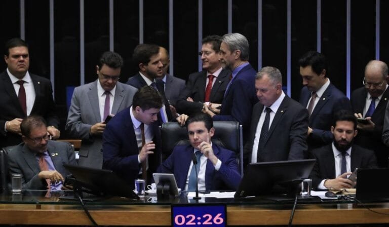 PEC da Blindagem: entenda a proposta que pode mudar prisões e processos contra parlamentares