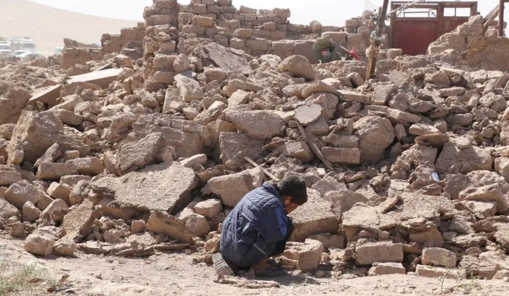 Terremoto no Afeganistão deixa mais de 1.400 mortos e expõe crise humanitária sob governo do Talibã