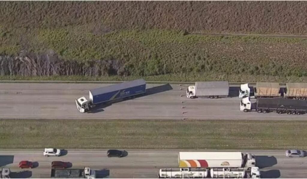 Carreta com suspeita de bomba causa pânico e bloqueia o Rodoanel por cinco horas na Grande SP