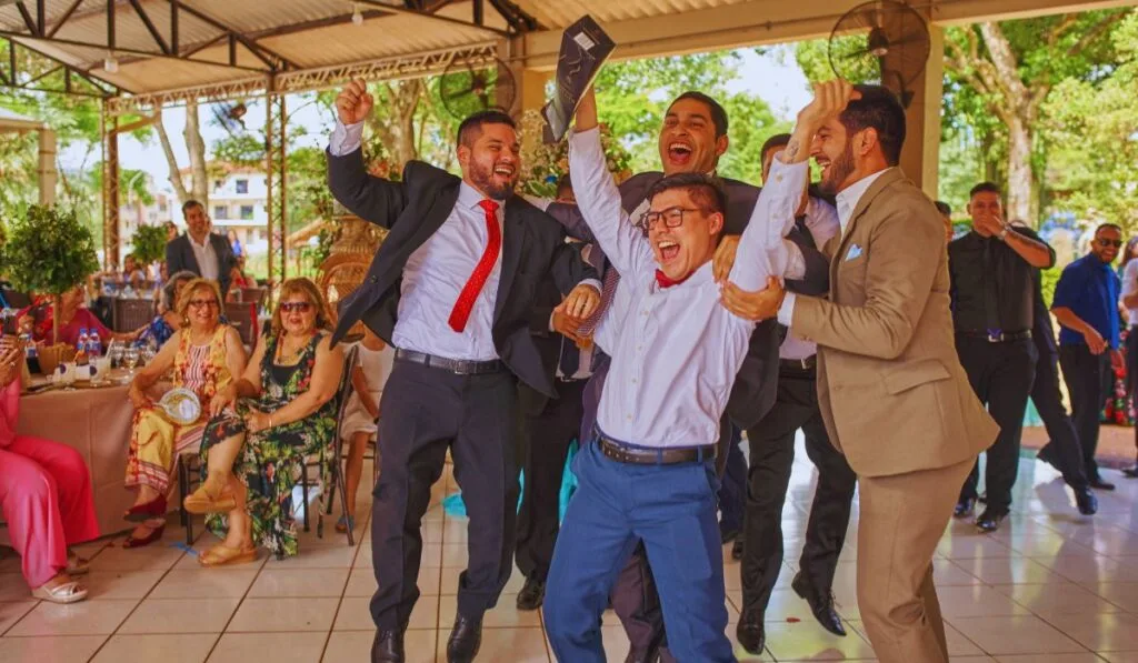 Festa da firma x Justa causa: especialistas alertam para os riscos de excessos nas confraternizações de fim de ano