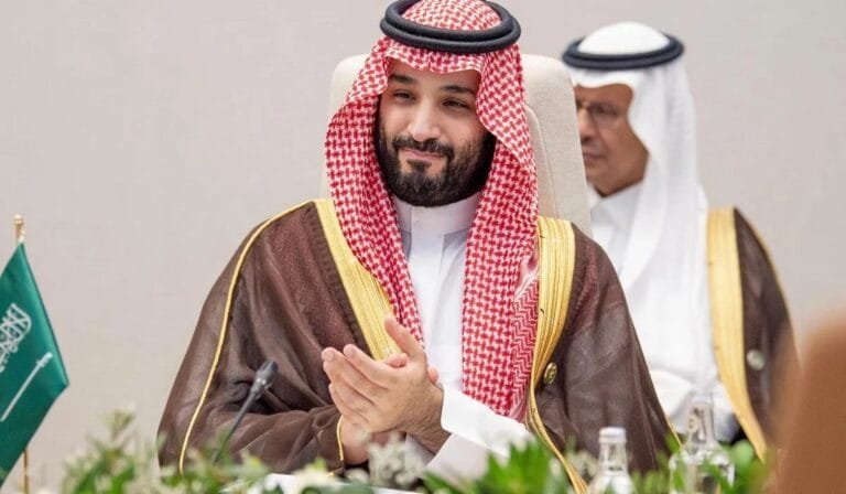 Príncipe saudita vai aos EUA em busca de pacto de defesa, energia nuclear e tecnologia de IA