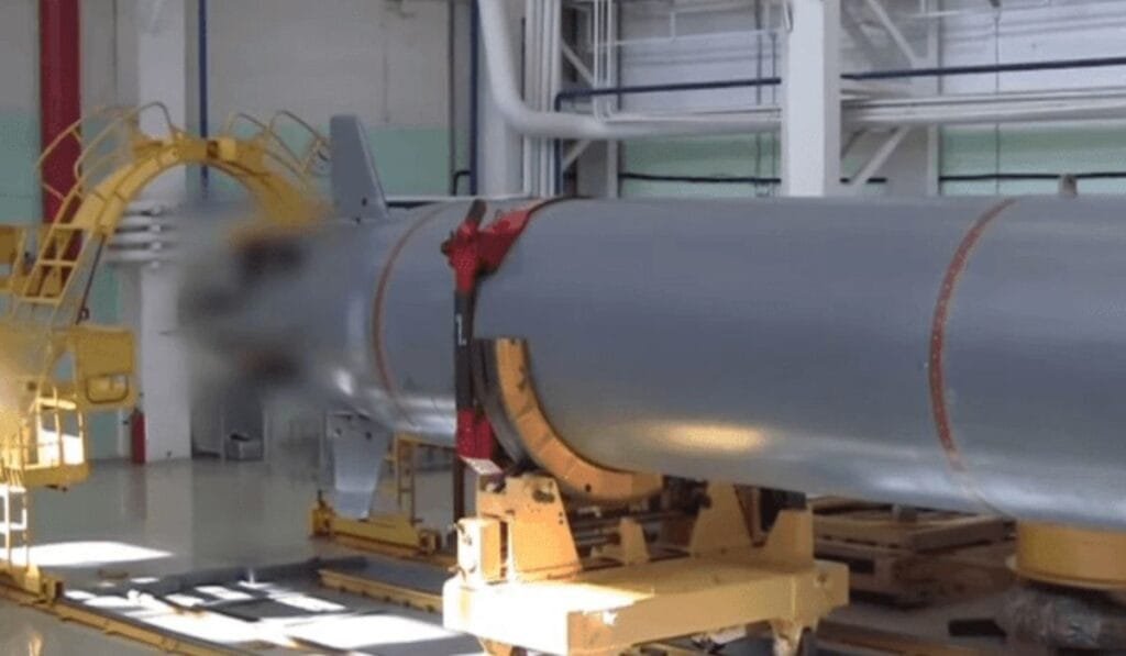 Rússia testa supertorpedo nuclear Poseidon: arma capaz de criar tsunamis radioativos e desafiar o mundo