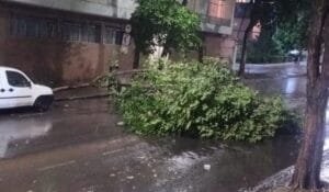 Tempestade em BH: Chuvas interrompem festa de 128 anos e exigem atenção redobrada de motoristas do Vetor Norte